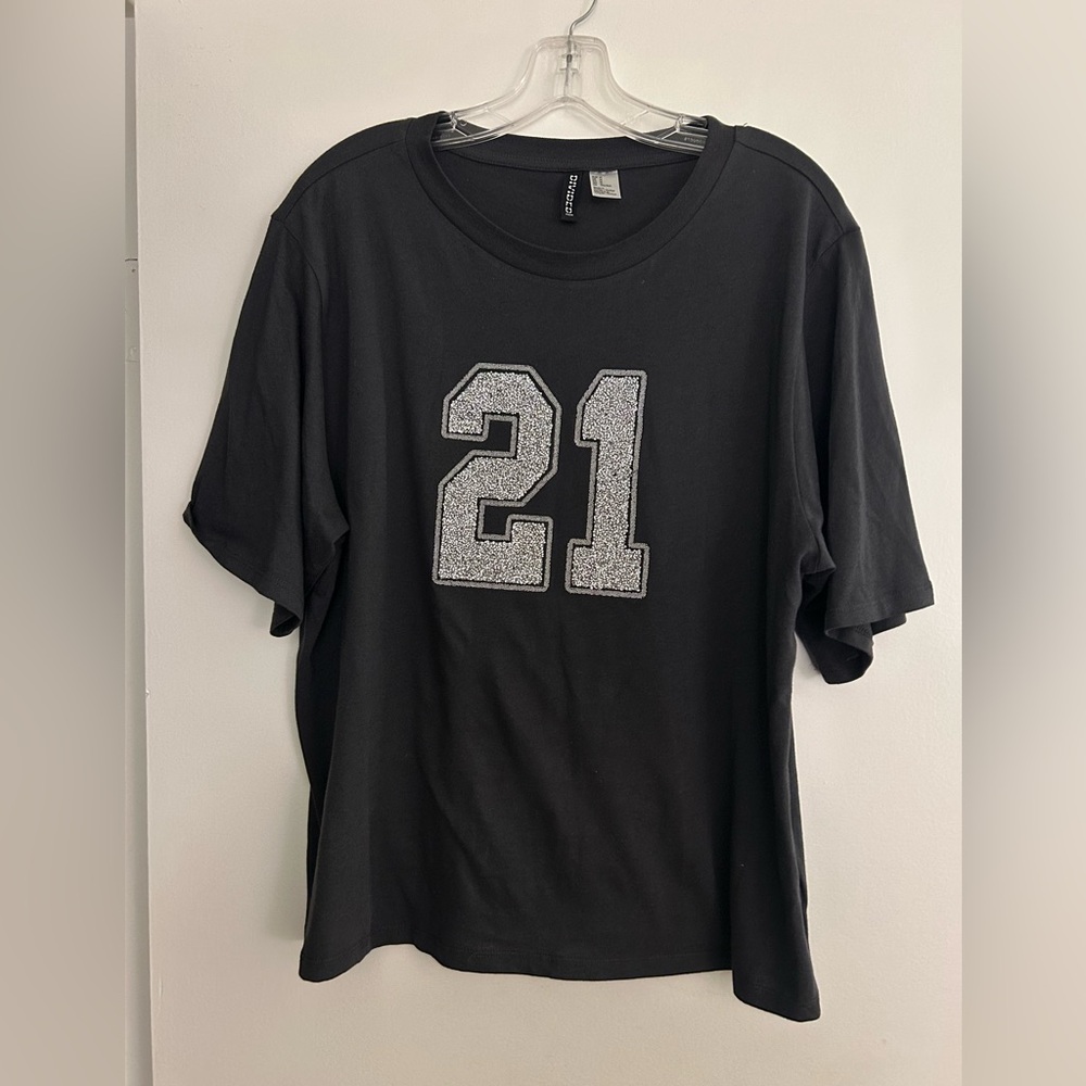 H&M Black T-Shirt with Silver '21' Graphic, Medium